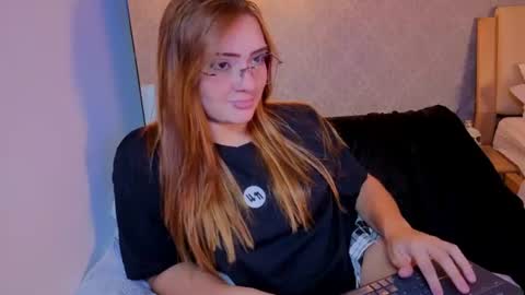 vanessa_foxyy online show from 07/11/26, 08:33