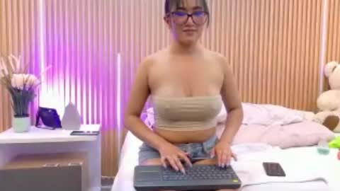 Vanessa online show from 07/17/26, 10:14