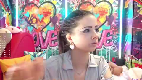 Snapshot of vanessa_love chatting on 06/15/26, 03:36 Vanessa online show from 06/15/26, 03:36
