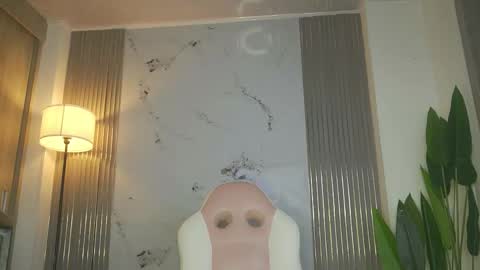 Vanessa Novvoa online show from 11/06/25, 11:15