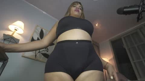 Snapshot of vanessa_novvoa chatting on 04/27/26, 01:25 Vanessa Novvoa online show from 04/27/26, 01:25