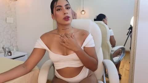 Vanessa  online show from 11/07/25, 08:09