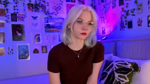Snapshot of vanessaaustin chatting on 07/13/26, 02:42 Vanessa online show from 07/13/26, 02:42
