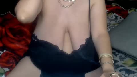 Snapshot of vanessaboobsx1 chatting on 12/30/24, 01:26 Vanessa HUGE BOOBS online show from 12/30/24, 01:26