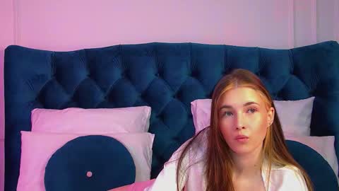 Vanessa online show from 03/18/26, 06:16