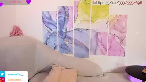 Snapshot of vanessafox__ chatting on 02/23/25, 12:48 V online show from 02/23/25, 12:48