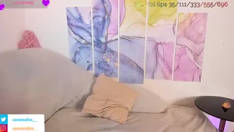 Snapshot of vanessafox__ chatting on 02/26/25, 01:30 V online show from 02/26/25, 01:30