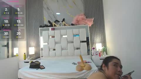 Vanessa Hard online show from 11/13/25, 07:35