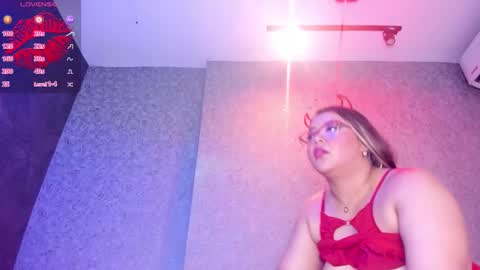 Vanessa online show from 10/04/25, 01:47