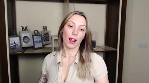 Vanessa online show from 03/25/26, 05:41