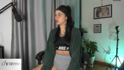 Vanessa online show from 09/17/25, 11:12