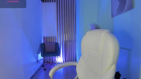 vanessascott_ online show from 01/11/26, 12:59