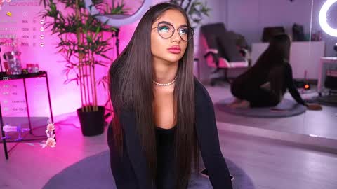 Vanessa Simon online show from 01/27/25, 06:09