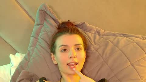 Snapshot of vanessavienne chatting on 06/08/26, 01:39 VanessaVienne online show from 06/08/26, 01:39