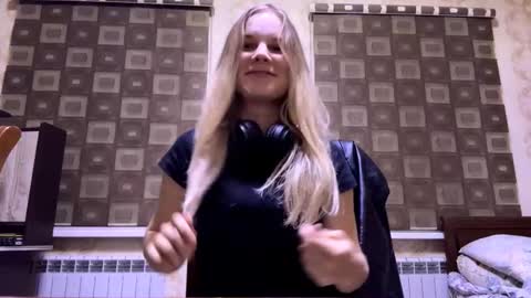 Saisa online show from 11/12/25, 01:44