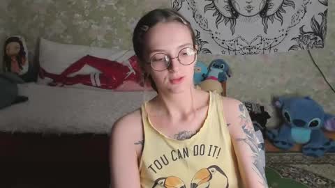 Snapshot of vanilla_arya chatting on 05/06/26, 02:11 Adelina online show from 05/06/26, 02:11