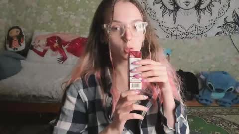 Snapshot of vanilla_arya chatting on 05/12/26, 12:46 Adelina online show from 05/12/26, 12:46