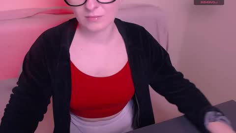 Mia online show from 12/05/25, 08:34