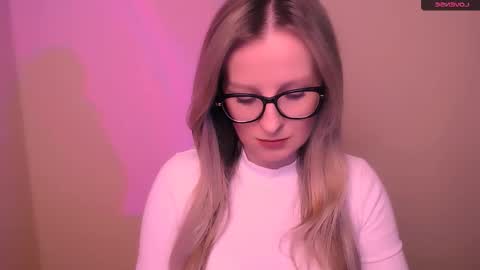 Mia online show from 03/01/26, 06:10