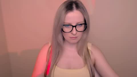 Mia online show from 04/05/26, 06:16