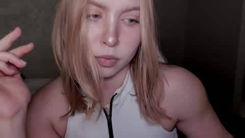 Snapshot of vanillalivitski chatting on 09/19/25, 11:00 Vanilla online show from 09/19/25, 11:00