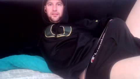 Snapshot of vanillaniceeee chatting on 07/17/26, 02:40 vanillaniceeee online show from 07/17/26, 02:40