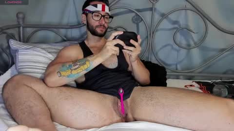 Snapshot of vann_helsing chatting on 10/20/25, 03:23 Van online show from 10/20/25, 03:23