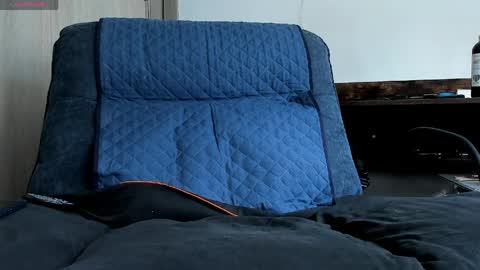 Van online show from 03/31/26, 04:40