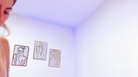 Snapshot of vannhesa chatting on 03/04/25, 11:29 Vannhesa online show from 03/04/25, 11:29