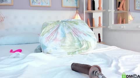 vannia smith  online show from 02/25/26, 01:10