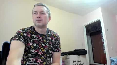 vano_822 online show from 10/28/25, 10:08