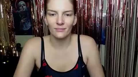 Vanessa online show from 12/22/25, 12:13