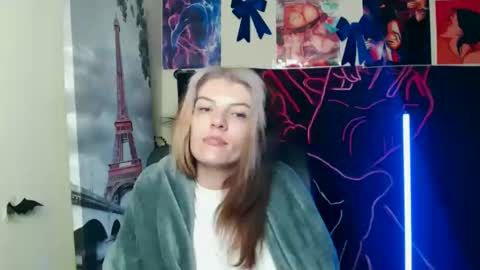 Vanessa online show from 05/17/26, 04:54