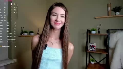 Snapshot of vanvanvibe chatting on 06/22/26, 09:28 Charline online show from 06/22/26, 09:28