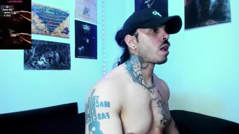 vanvelckan_ online show from 03/04/26, 02:06