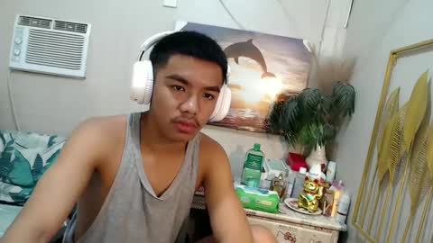 Snapshot of vanxxx2005 chatting on 02/25/25, 09:24 vanxxx2005 online show from 02/25/25, 09:24