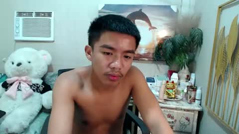 Snapshot of vanxxx2005 chatting on 03/03/25, 07:49 vanxxx2005 online show from 03/03/25, 07:49