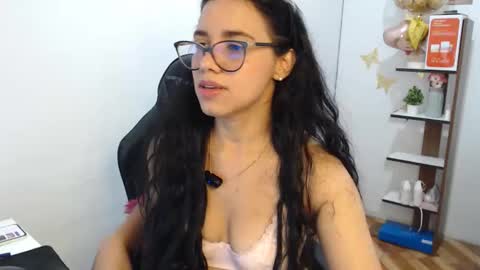 Snapshot of vanyxxxx chatting on 05/26/26, 01:23 vanyxxxx online show from 05/26/26, 01:23