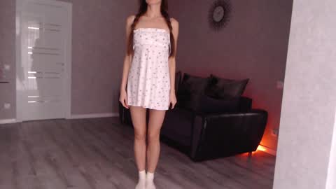 Varonica Caprii Online this week  Monday Tuesday Thursday Friday online show from 12/22/24, 12:16