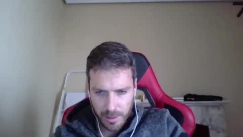 Snapshot of vascorro20 chatting on 12/03/24, 11:33 vascorro20 online show from 12/03/24, 11:33