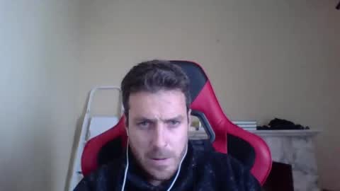 Snapshot of vascorro20 chatting on 12/11/24, 02:11 vascorro20 online show from 12/11/24, 02:11