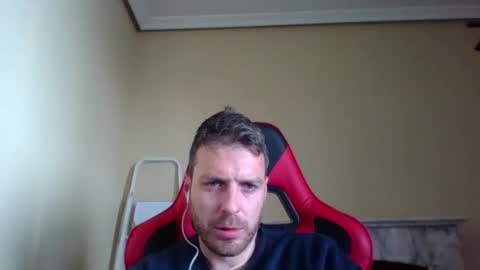 Snapshot of vascorro20 chatting on 02/11/25, 10:26 vascorro20 online show from 02/11/25, 10:26