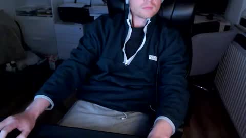 Snapshot of vaslo08 chatting on 05/06/26, 10:53 Vaslo online show from 05/06/26, 10:53