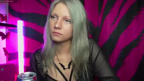 Snapshot of vasya_sylvia chatting on 06/17/26, 04:04 Vasya Sylvia online show from 06/17/26, 04:04