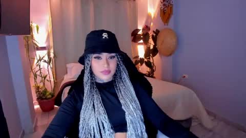 Snapshot of vayolett_bass chatting on 05/08/26, 06:41 Vayolett Bass online show from 05/08/26, 06:41
