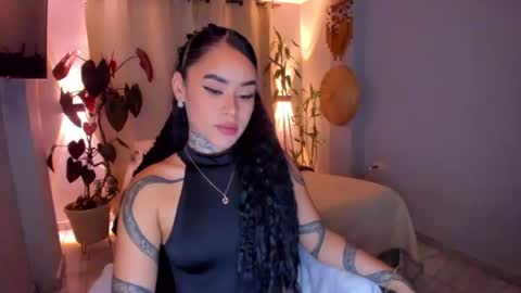 Snapshot of vayolett_bass chatting on 06/24/26, 08:13 Vayolett Bass online show from 06/24/26, 08:13