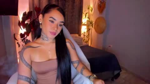 Snapshot of vayolett_bass chatting on 07/07/26, 05:32 Vayolett Bass online show from 07/07/26, 05:32