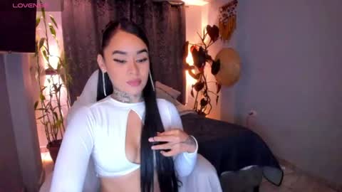 Snapshot of vayolett_bass chatting on 07/30/26, 10:03 Vayolett Bass online show from 07/30/26, 10:03