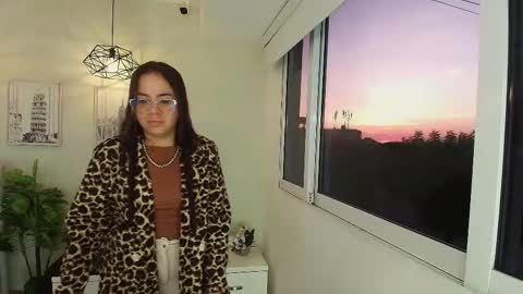 Victoria online show from 09/11/25, 10:48