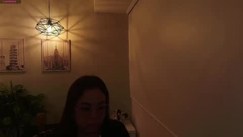 Victoria online show from 10/04/25, 10:57